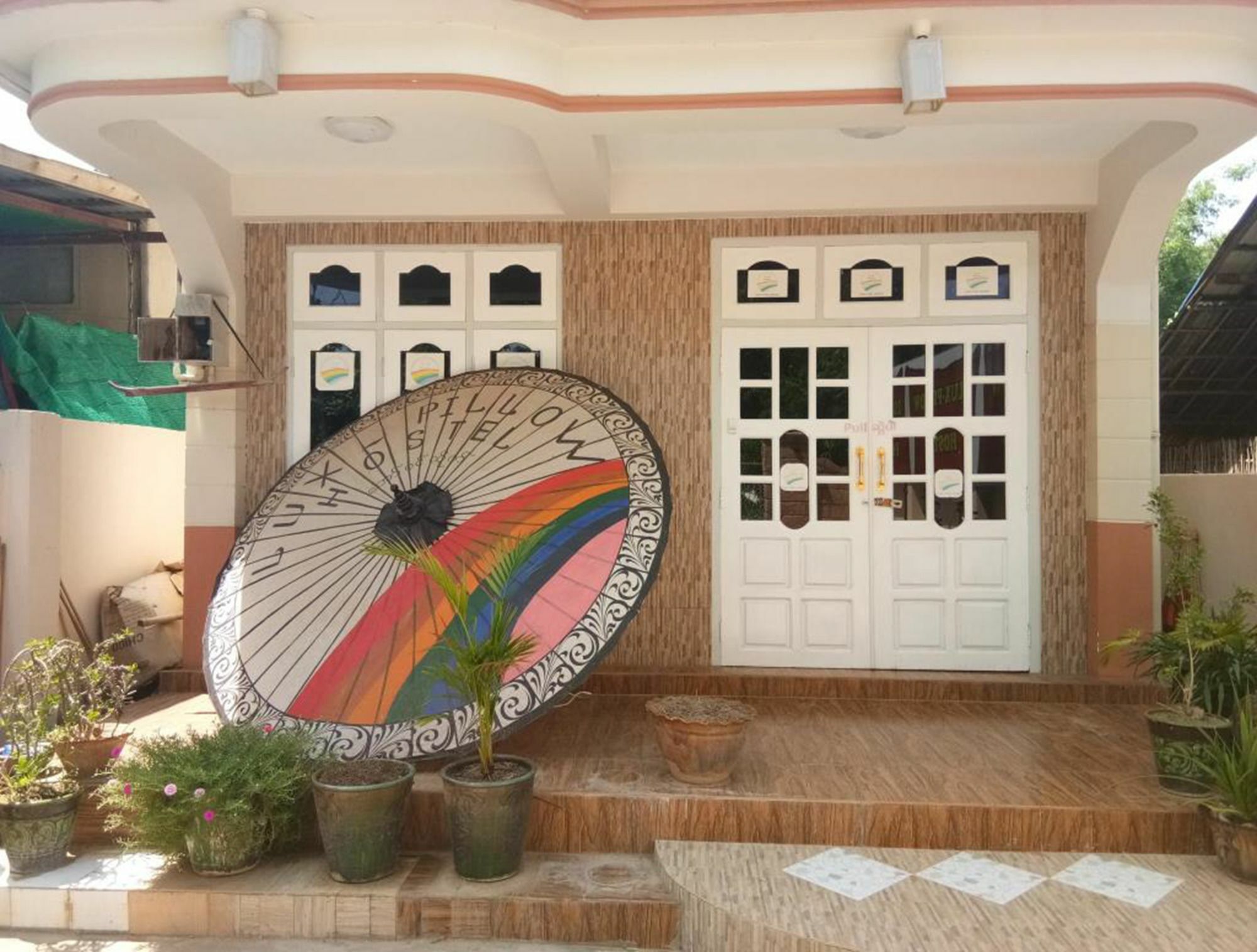 Lux Pillow Hostel Nyaung-U Exterior photo